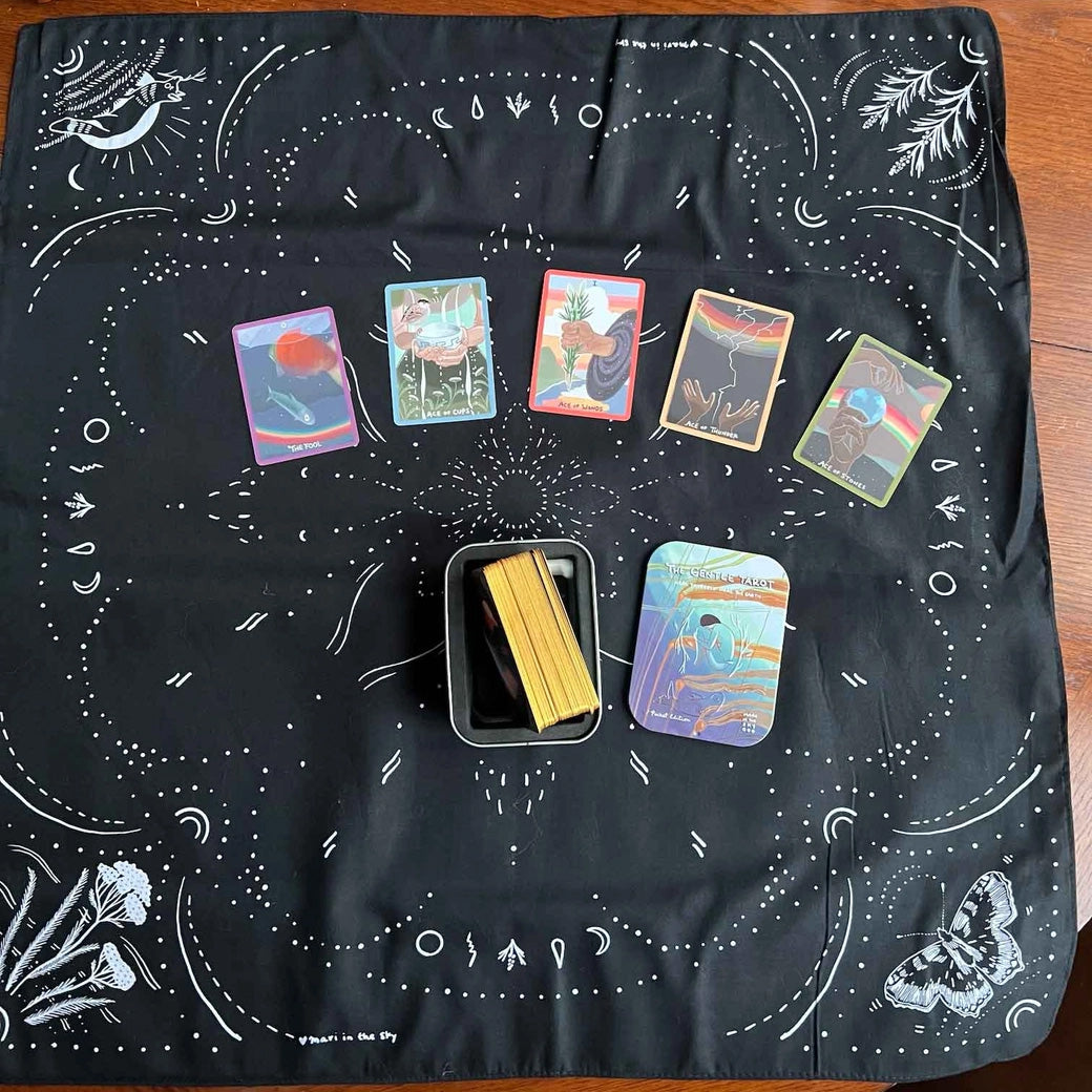 Gentle Tarot Reading Cloth - Black
