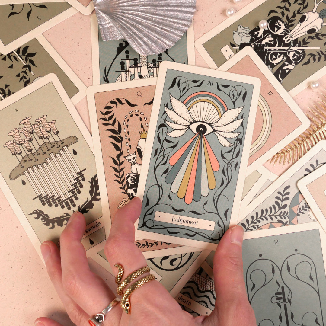 Avisomnia Tarot Deck