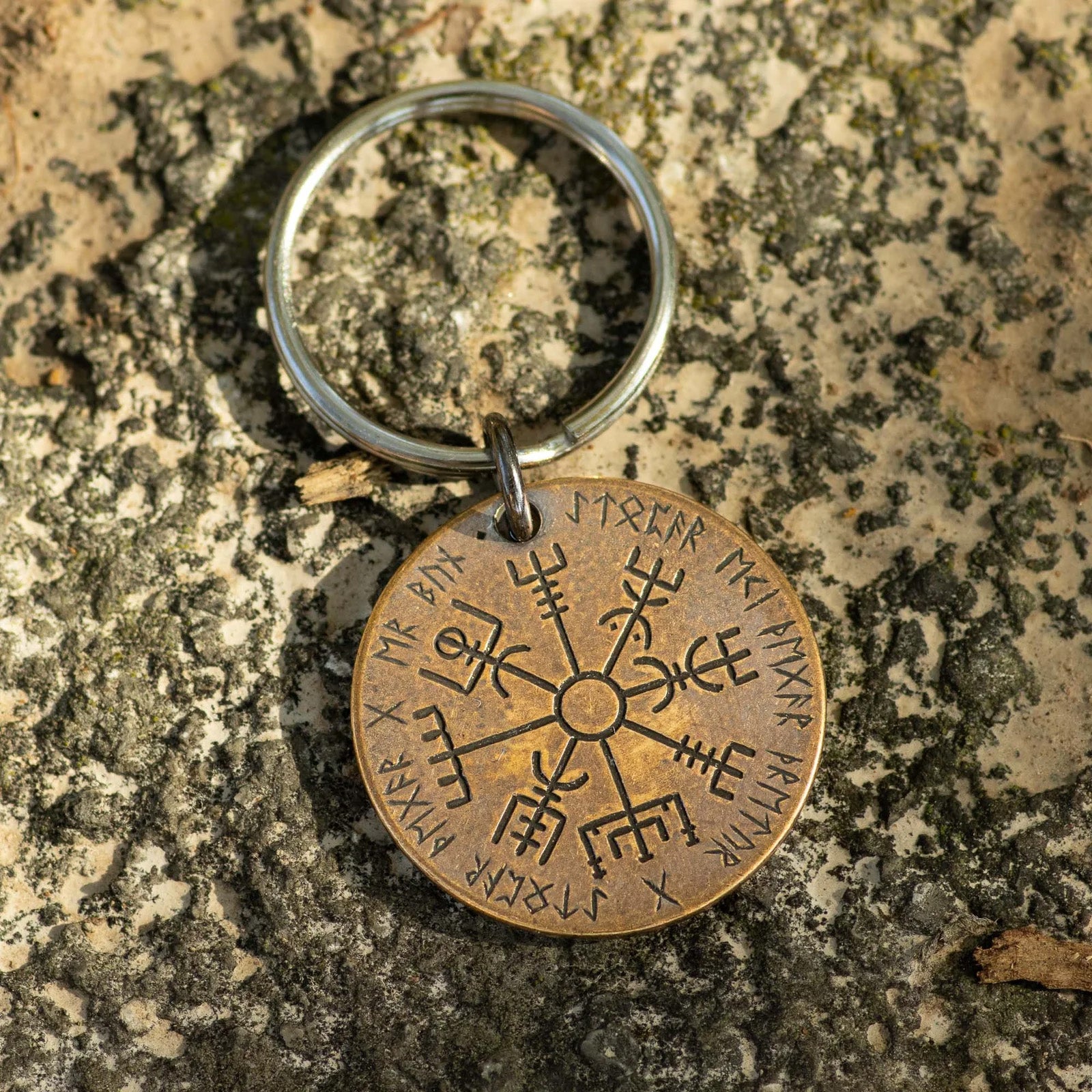 Vegvsir Wayfinder Bronze Keychain